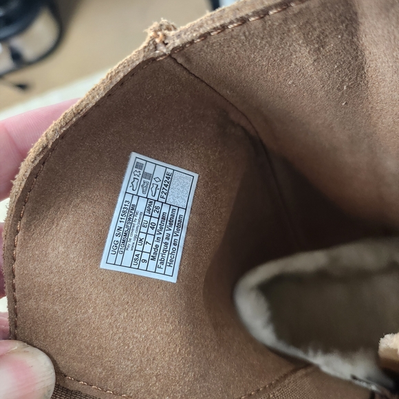 UGG Tan Suede Boots with Cozy Lining - Picture 7 of 10